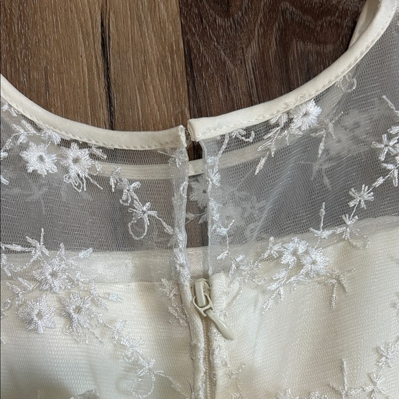 Cinderella Cream Girls Dress Formal layered tie back with zip up back - Picture 11 of 13